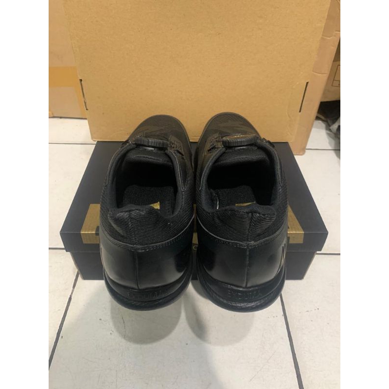 Sepatu Olahraga EXDUMA Tali Putar Hitam Terbaru