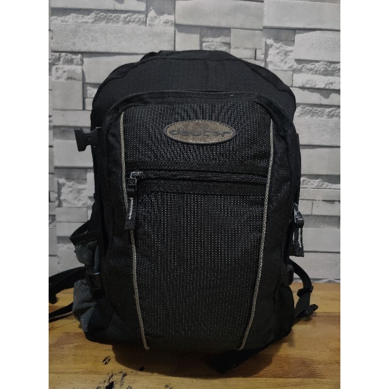 Deuter GIGA II backpack preloved