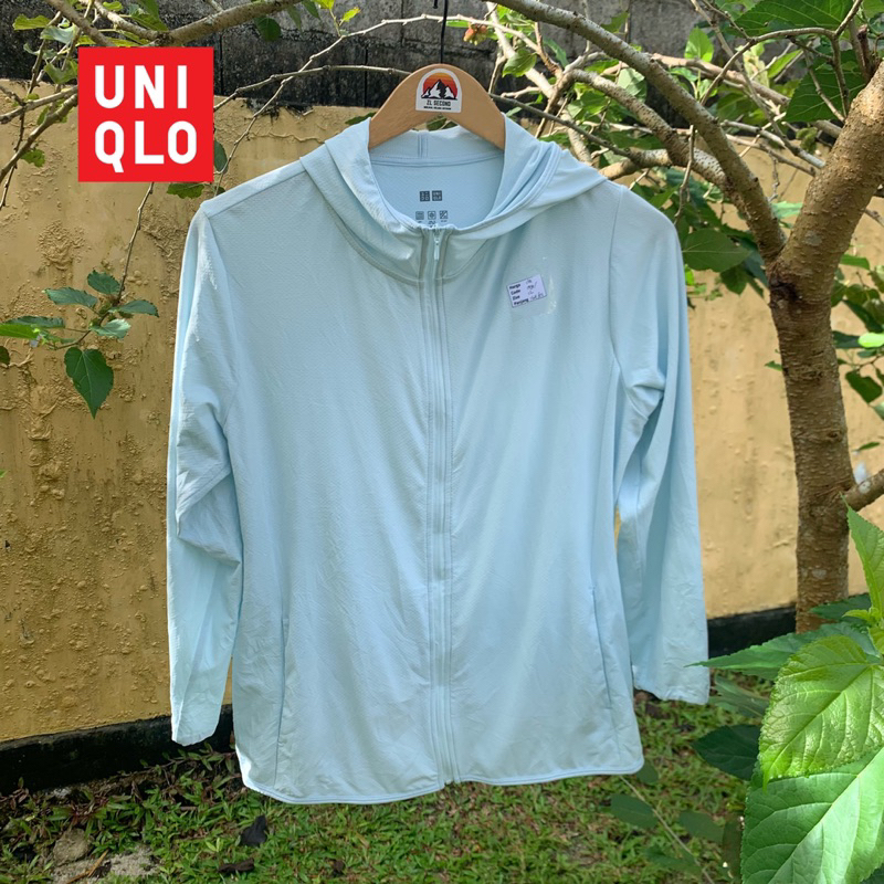 JAKET UNIQLO AIRSM