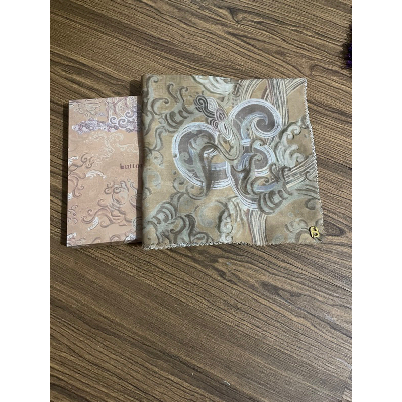 preloved the wave voal squares buttonscarves