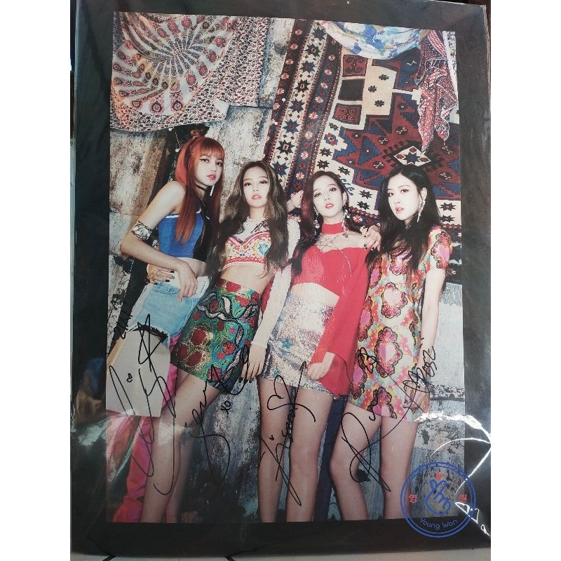 READY STOCK - ‼️RARE‼️ OFFICIAL BLACKPINK POP UP STORE PHOTO FRAME SIGNED BY ALL MEMBERS JENNIE LISA