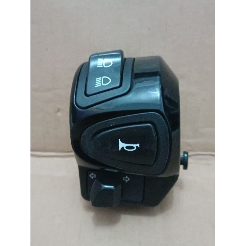 HOLDER SAKLAR RUMAH TOMBOL SAKLAR KIRI HONDA SCOOPY NEW K93