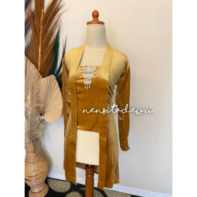 Kebaya Panjang, Model Kutubaru - Warna Gold