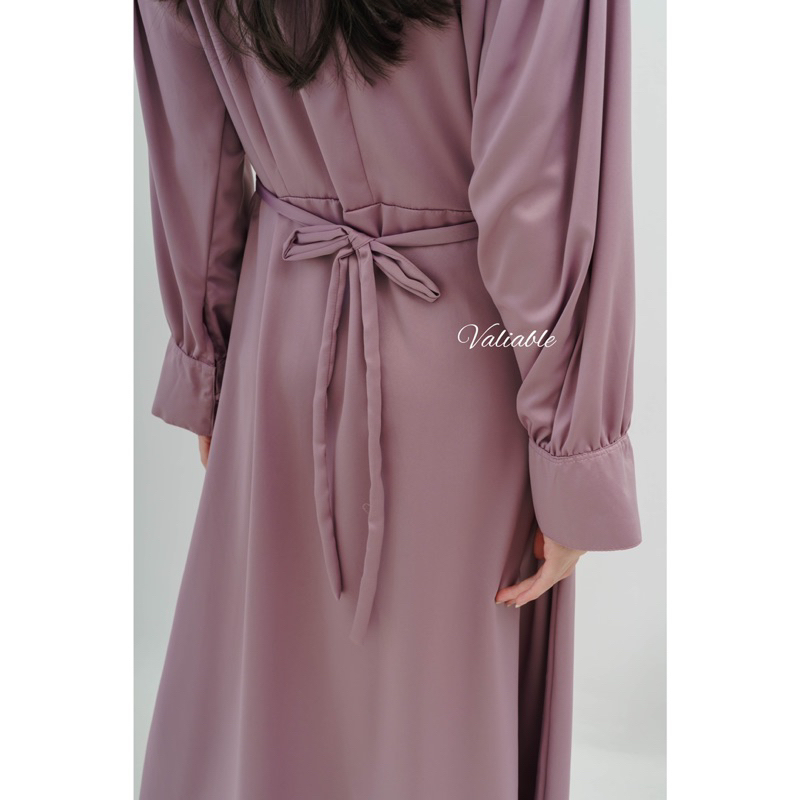 Taleetha Satin Maxy Dress Valiable