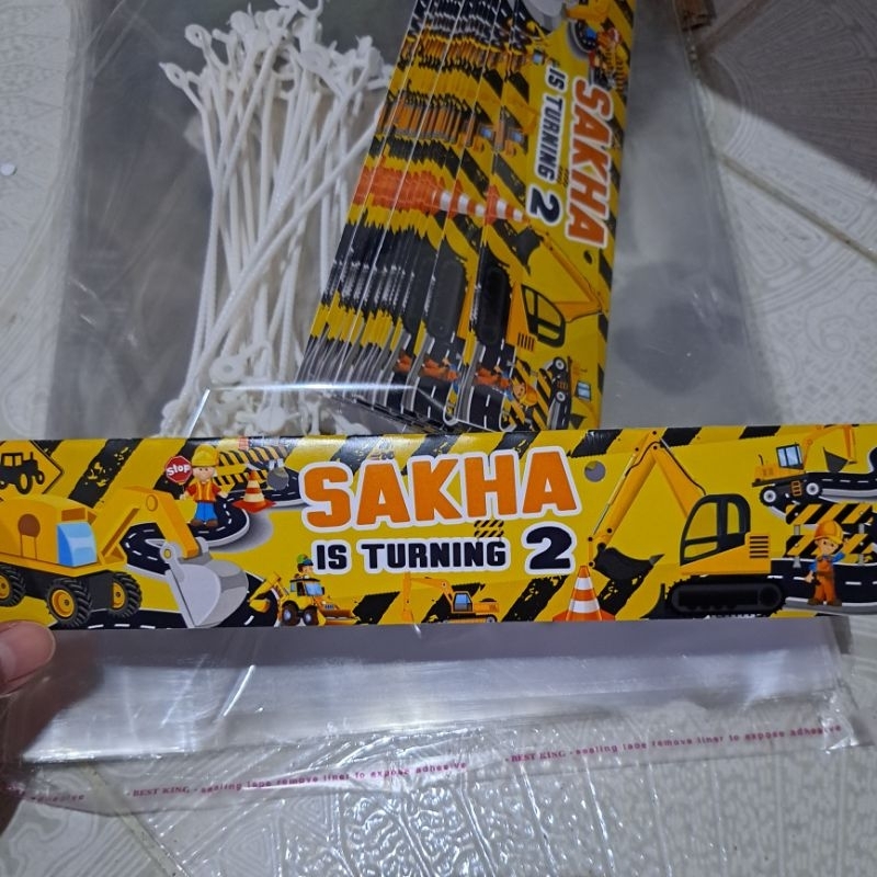 

PLASTIK SNACK CUSTOM NAMA UMUR LABEL + TALI TENTENG KLIP (tidak termasuk isian snack) plastic bening polos kaca transparant snack chiki ulang tahun kertas penjepit souvenir bingkisan hadiah ulang tahun khitan ultah zoo unicorn little pony miki mini