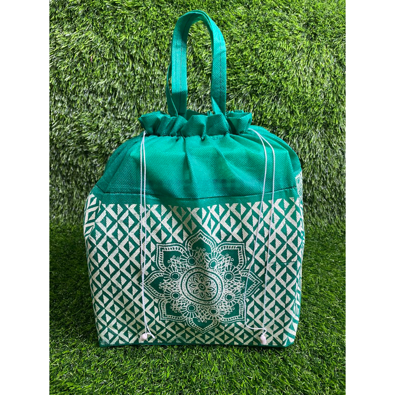 HARGA LUSIN ISI 12 BIJI-TAS HAJATAN SERUT GSM 50MURNI BUKAN ABAL ABAL (DESKRIPSI 60 PADAHAL FISIKNYA BUKAN 60  MURNI ) 22x22 BATIK TENGAH-WARNAIKUT STOK•