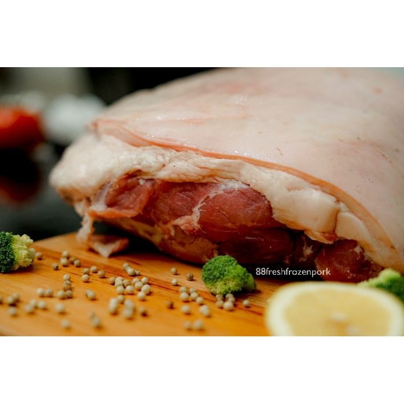 

Daging babi paha kulit ( Lokal - Bali ) Daging Babi PREMIUM (BABI ORGANIK)