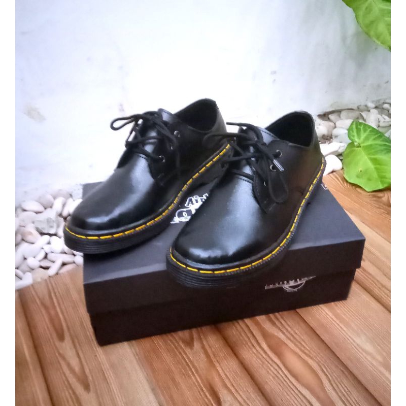 sepatu casual dokmart 3 hole full black sepatu docmart pendek sepatu kerja sepatu formal