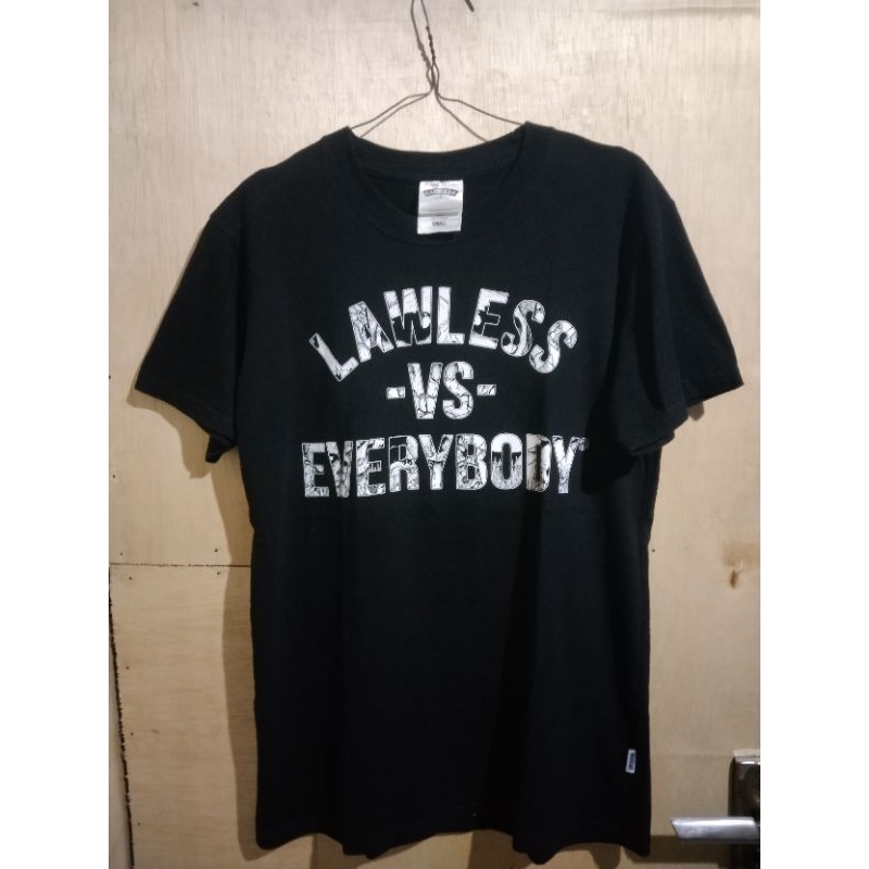 TISHRT LAWLESS JAKARTA X URBAIN SIZE S