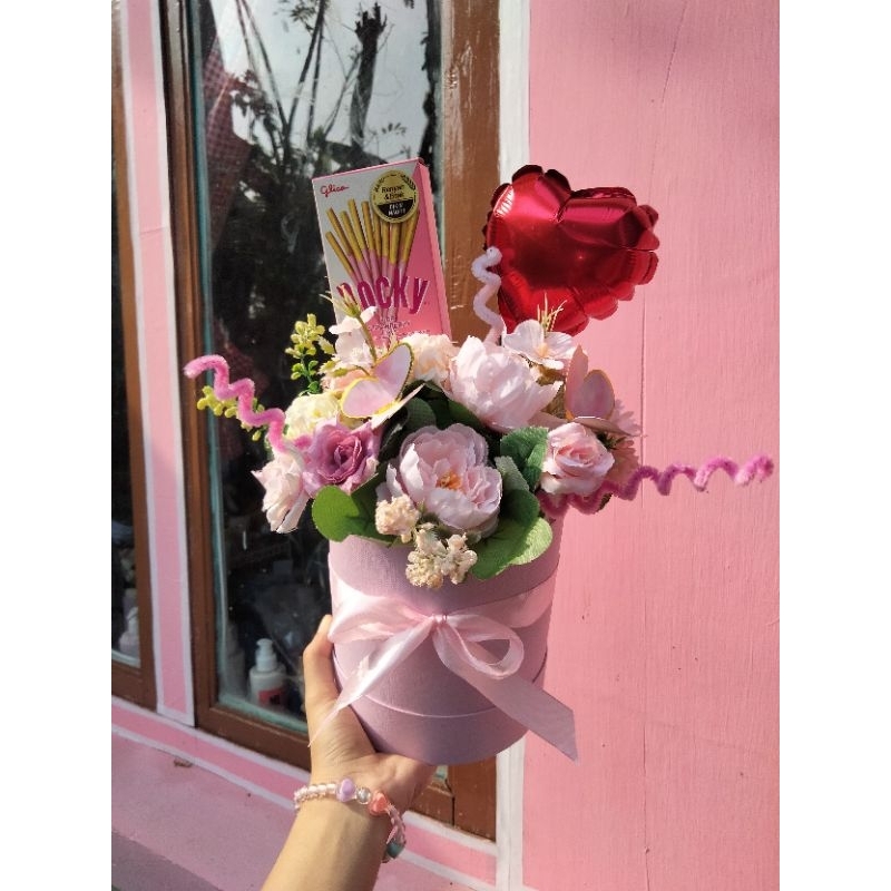 bloom box/flower bloom/buket bunga/buket wisuda/wisuda/buket lamaran/buket murah