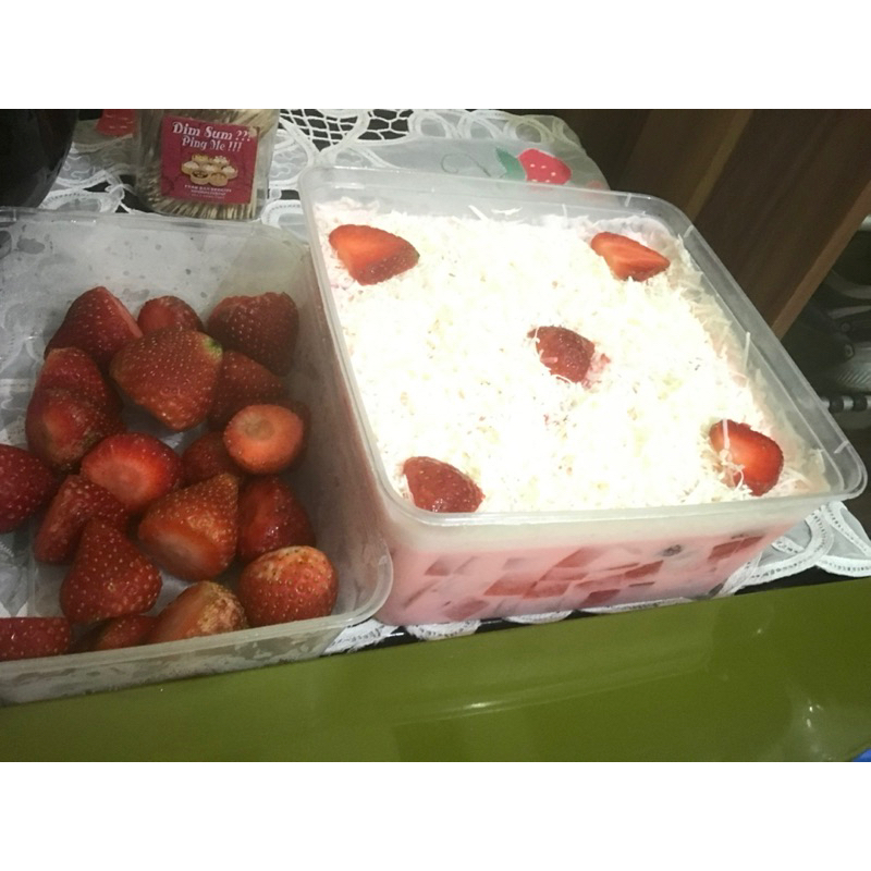 

Creamy Buko Pandan&Strawberry