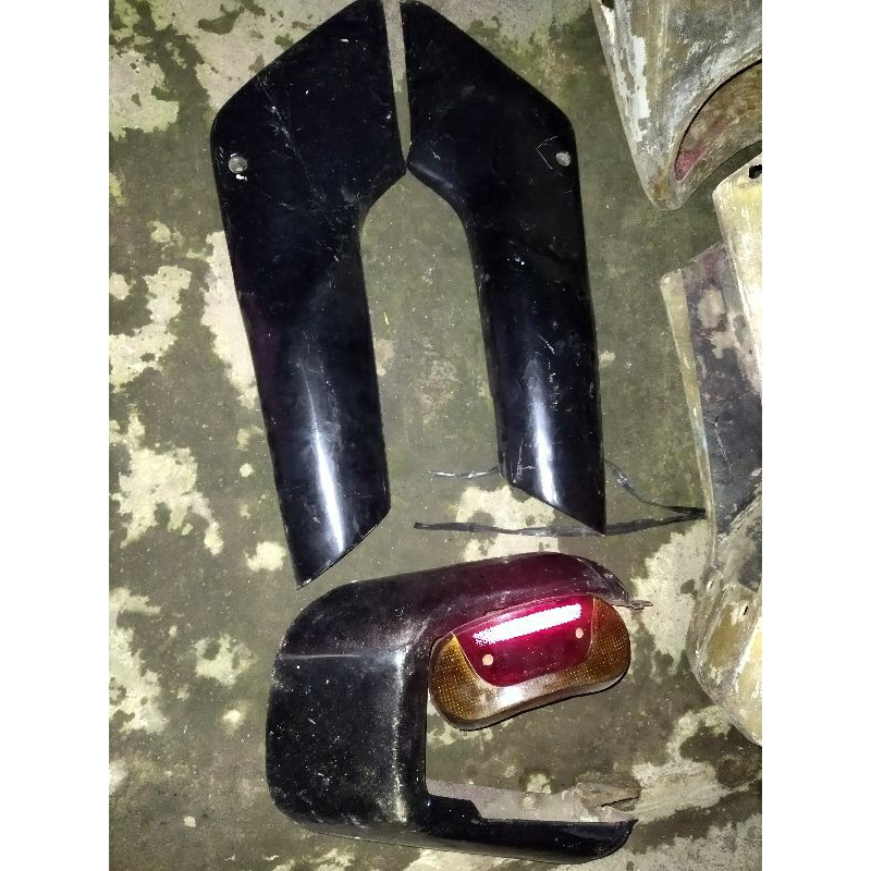 Body bodi set belakang suzuki rgr rg150 jumbo ori copotan