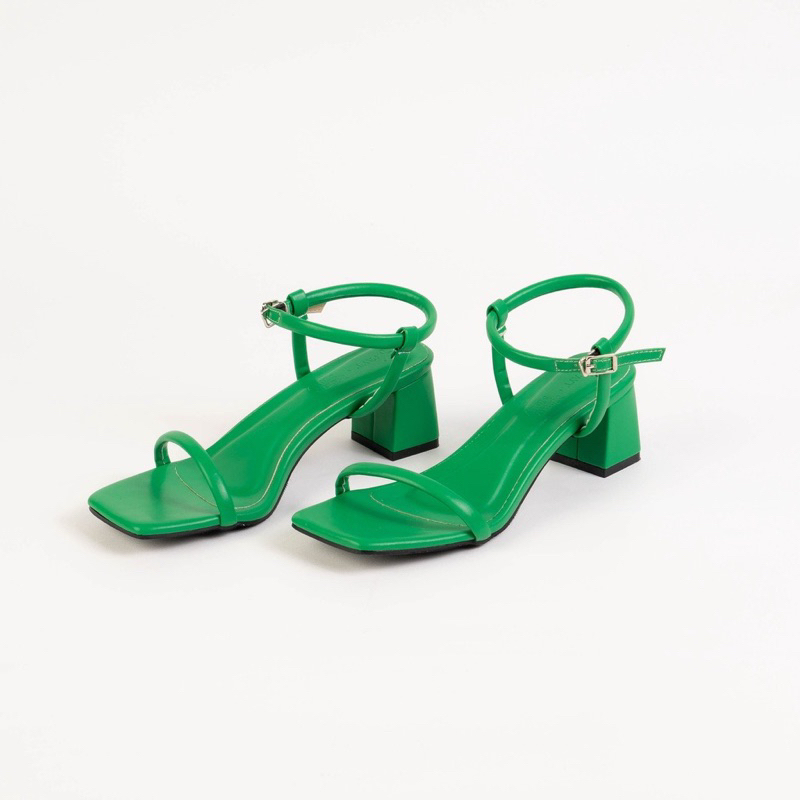 Preloved FAYT x Monomolly Julia