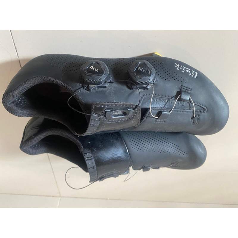 sepatu fizik R3
