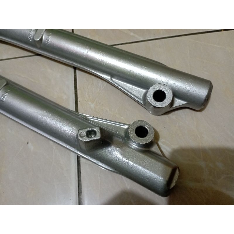 SHOCKBREAKER DEPAN HONDA SUPRA FIT NEW KHARISMA D KIRANA MODEL TROMBOL ORI KPH