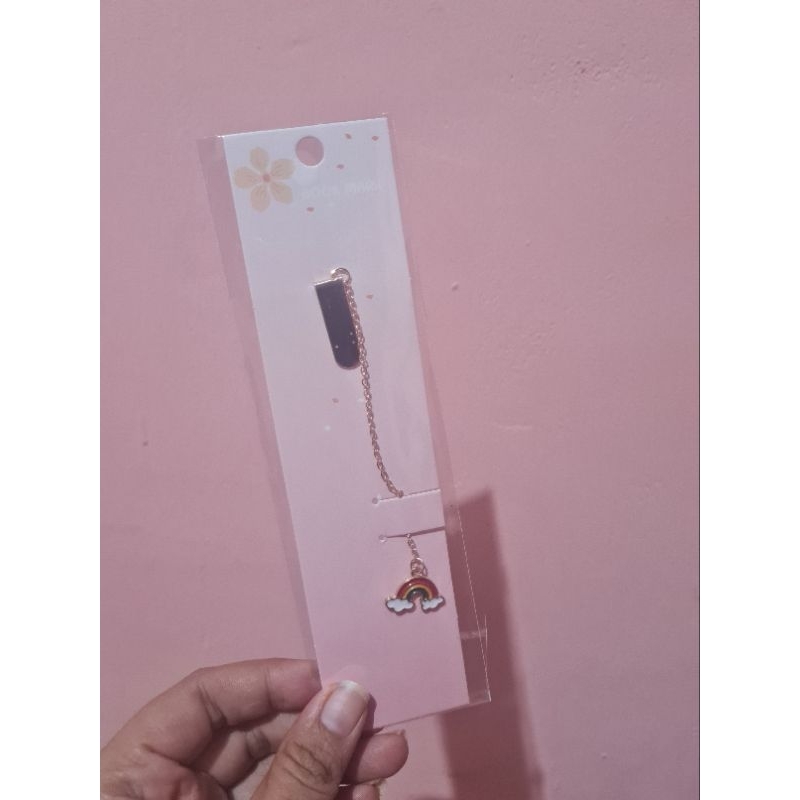 

Rantai Pembatas Buku