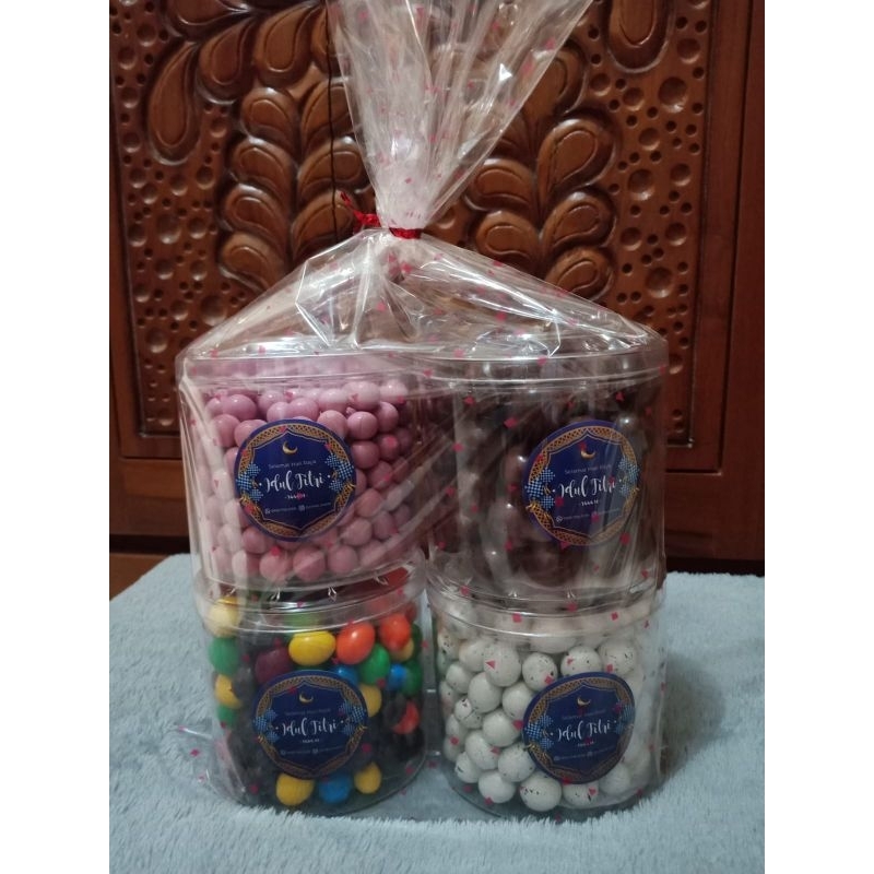 

hampers choco ball isi 4