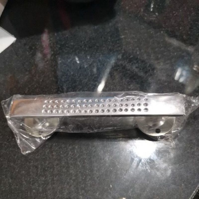 tarikan laci bintik kotak