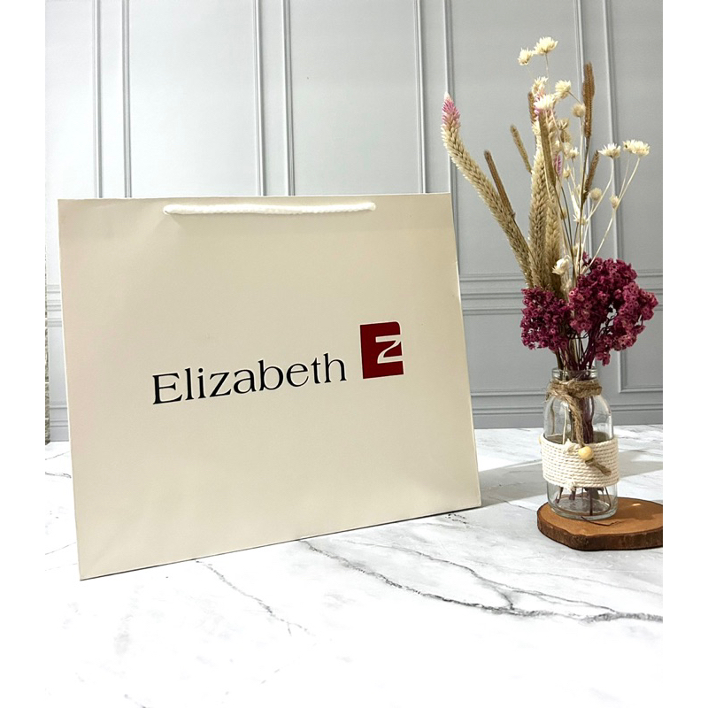 

Paper bag Elizabeth ( READY STOCK JKT ) Paper Bag Branded