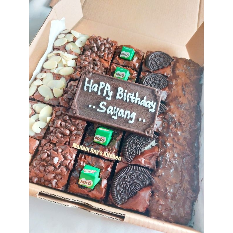 

FUDGY BROWNIES LARGE SIZE 20X20 (25 PCS) (PO H-1)