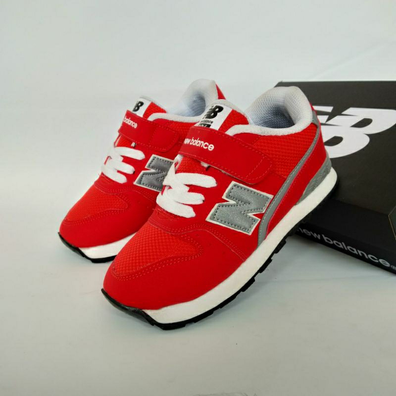 Sepatu Sneakers Anak Usia 1 - 9 Tahun Sepatu Anak Sekolah Sepatu Olahraga Ringan Empuk Keren