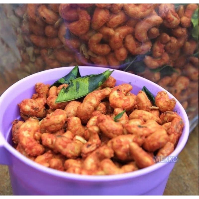 

KACANG MEDE THAILAND PEDAS / METE DAUN JERUK PEDAS KILOAN