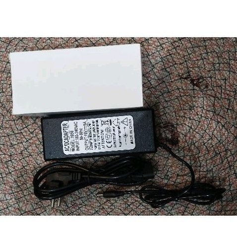 adaptor 19 volt 5 A