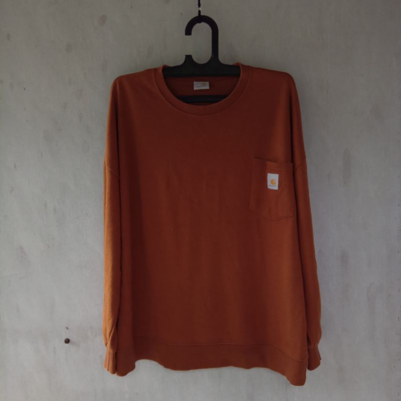 sweater carhartt pocket second