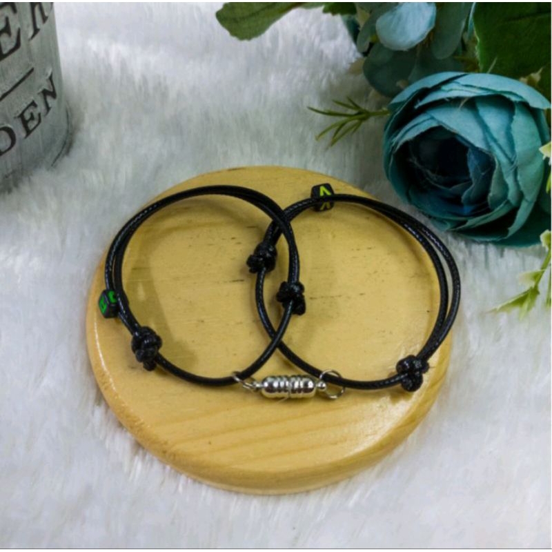 [2pcs] Gelang Couple Magnet Glow In The Dark Huruf Inisial Nama Gelang Couple Nyala