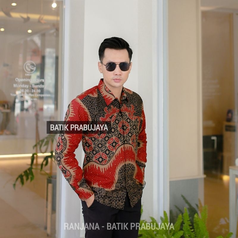 RANJANA Kemeja Batik Pria Slimfit Modern Premium Lengan Panjang Terbaru Anak Muda - Baju Hem Batik Pria Merah Maroon Cowok Kondangan Pesta Kerja