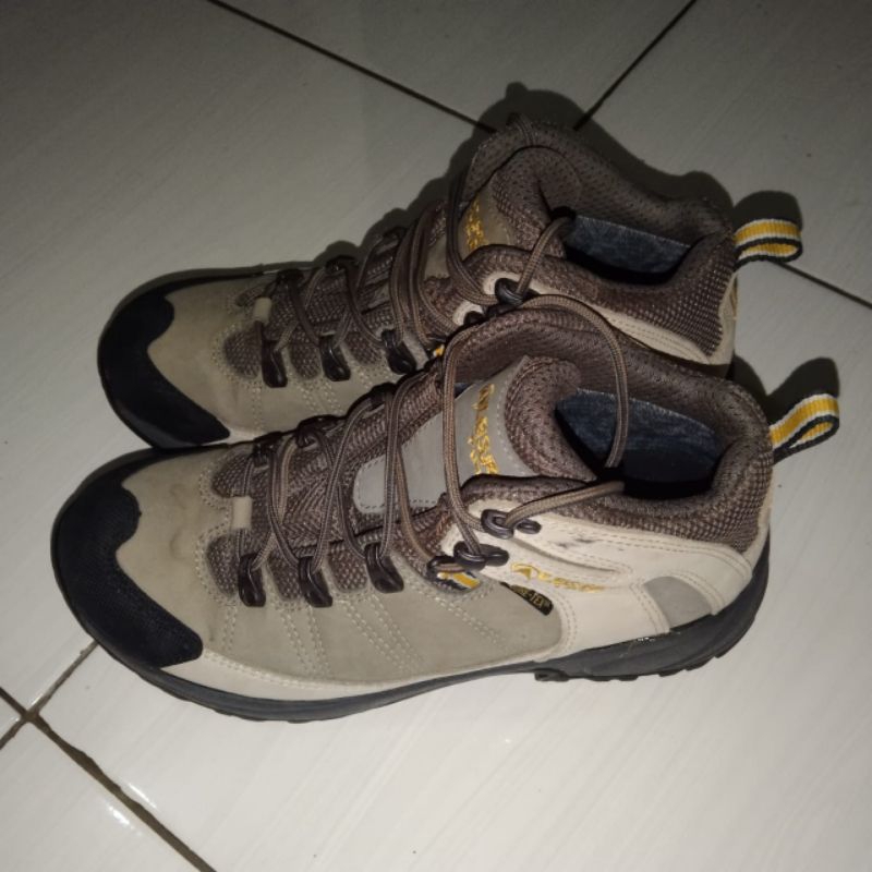 Leisure time sepatu outdoor