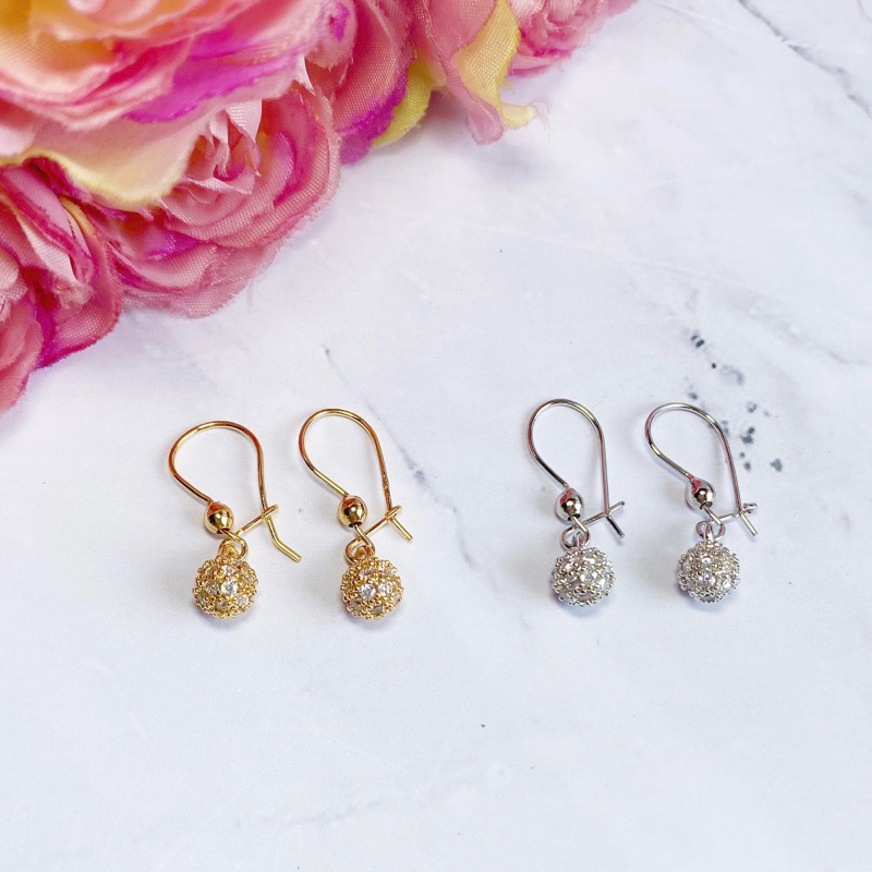 Anting Wanita Model Bola Kristal Anti Karat