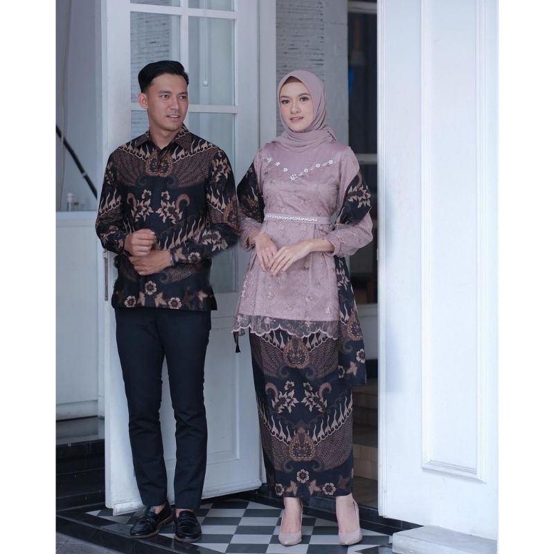 (ADA ANAK) - Baju Couple Pasangan Rose Nude Batik Couple Kebaya Modern-Kebaya Tunangan Kebaya Wisuda Kebaya Couple Kebaya Tunik Kebaya Kondangan Kebaya Lamaran Set Kebaya Couple Gita Series