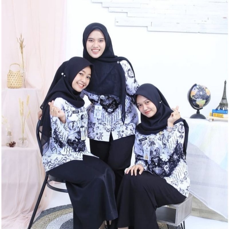 Blus Batik PGRI Terbaru Bahan Katun Premium- Naira Batik