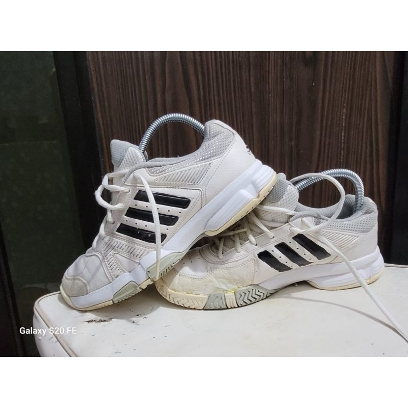 sepatu tenis bekas branded