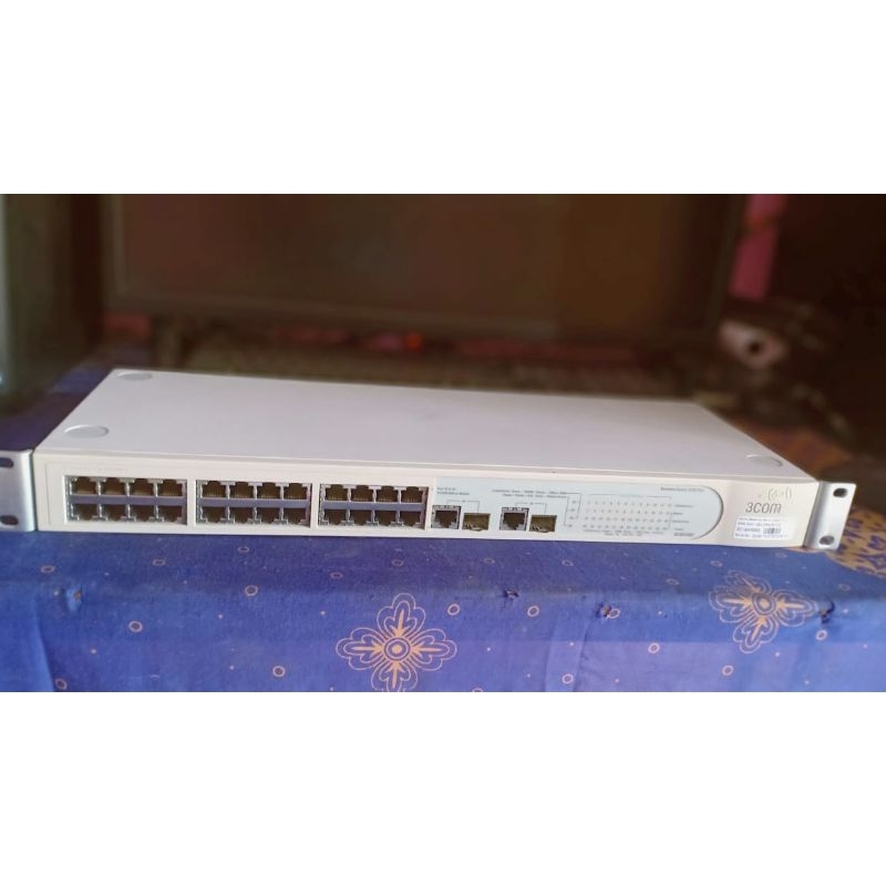 Switch hub 3 com 26 port Baseline switch 2226 plus 2 port SFP