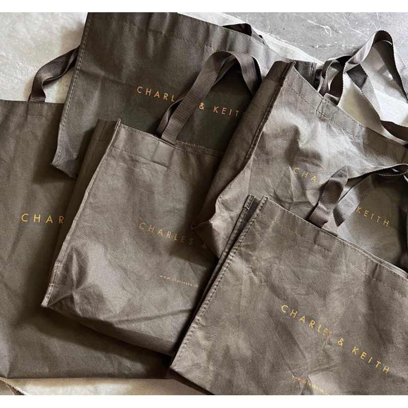 dustbag Charles and keith