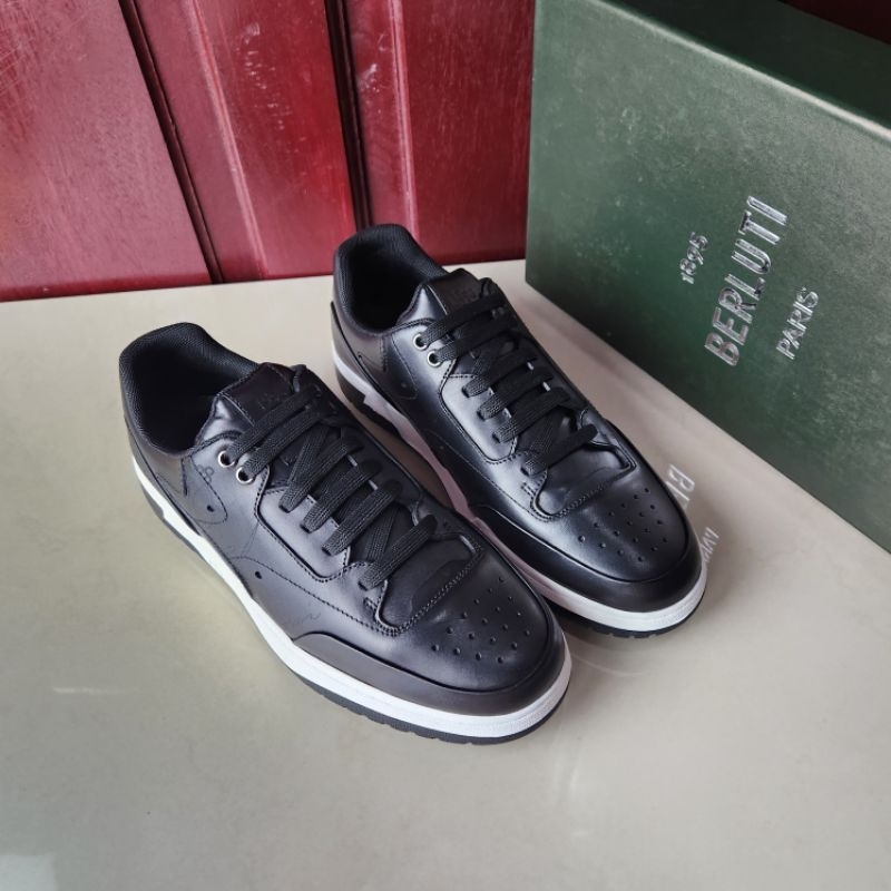 Sepatu berluti sneaker mirror quality