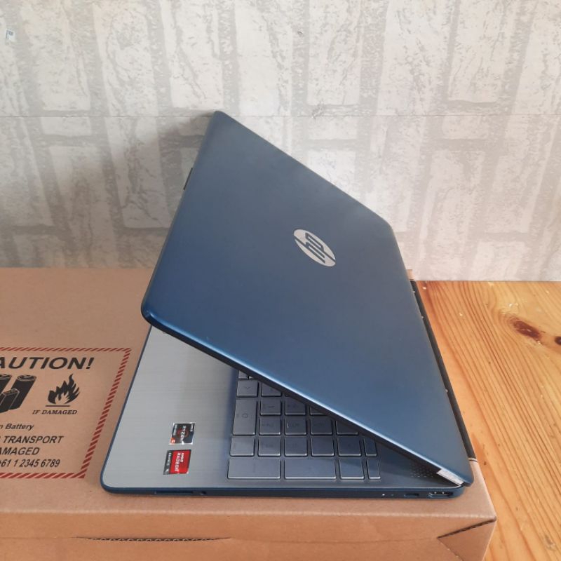 LAPTOP HP 15-ef2126wm AMD RYZEN 5 -5500U RAM 8Gb/SSD 256Gb VGA AMD RADEON (TM) GRAPHIC