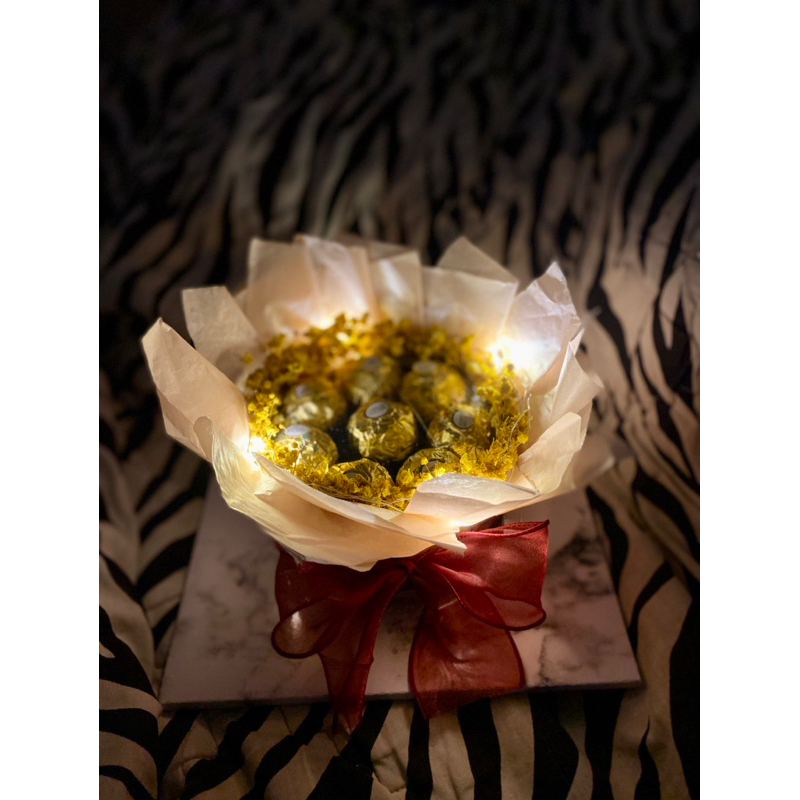 

FERRERO CAKE BOUQUET 16pcs