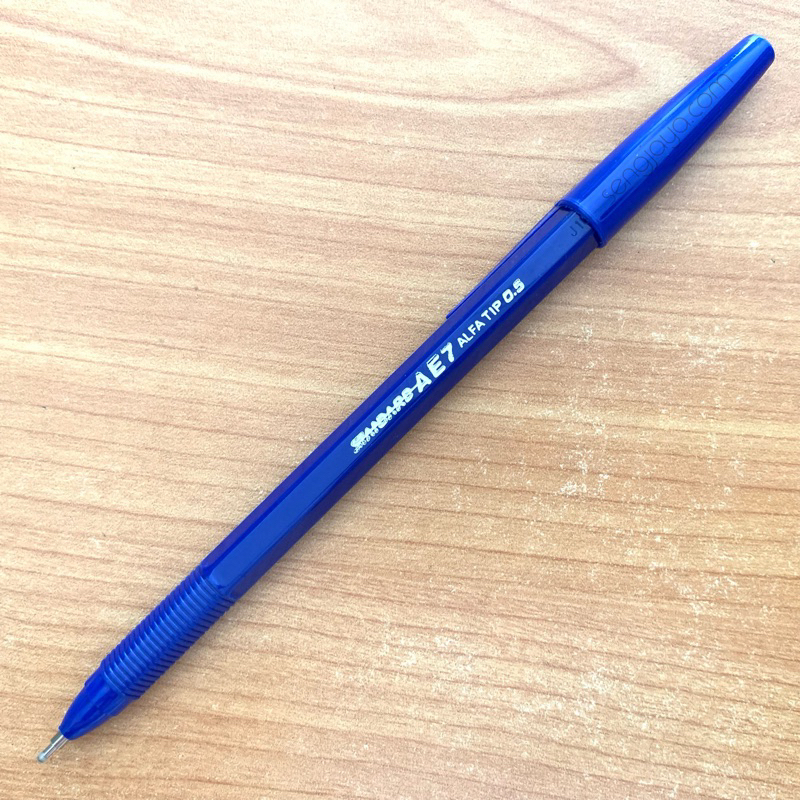 

Pen Standard AE7 0.5 Blue