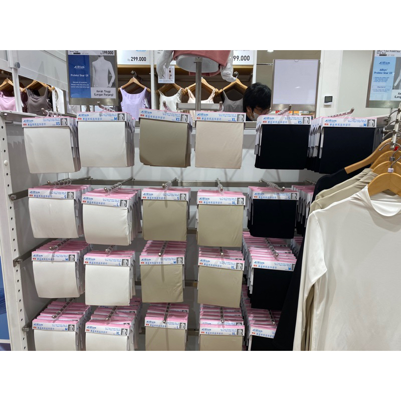 SALE Uniqlo AIrism Manset High Neck Wanita