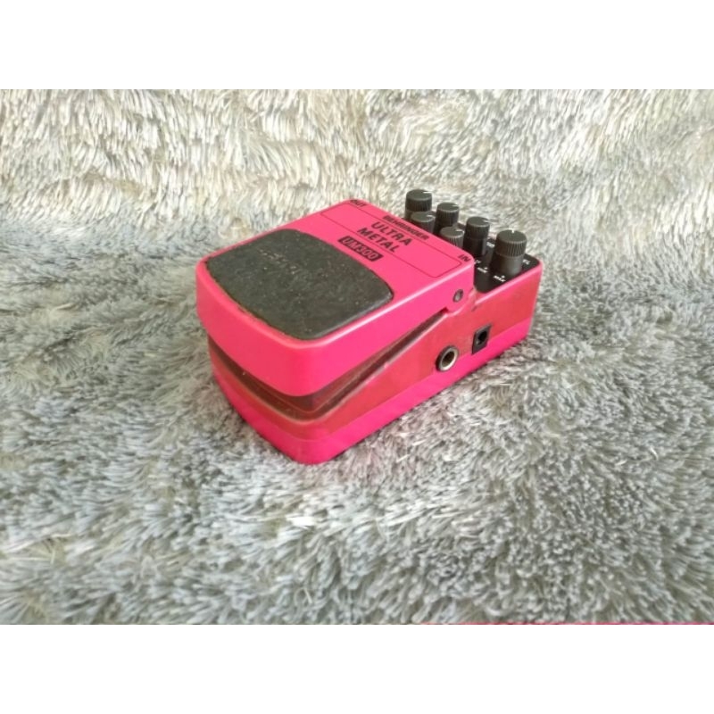 Efek gitar Behringer UM300 ultrametal distorsi highgain metalzone no delay overdrive