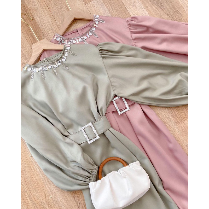 Nindy Dress / Dress satin kondangan bridesmaids mermaid lengan balon