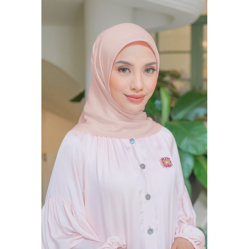 HIJAB SEGIEMPAT POLOS PREMIUM PAVY SQUARE SERIES ZYTADELIA