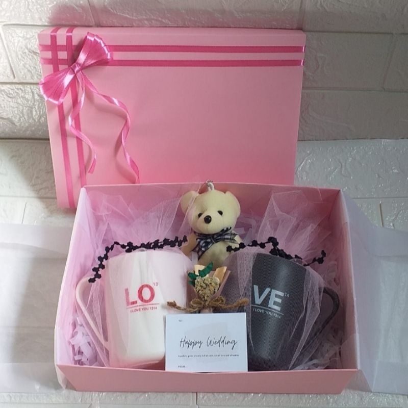 

Hampers Wedding Gelas Couple Love