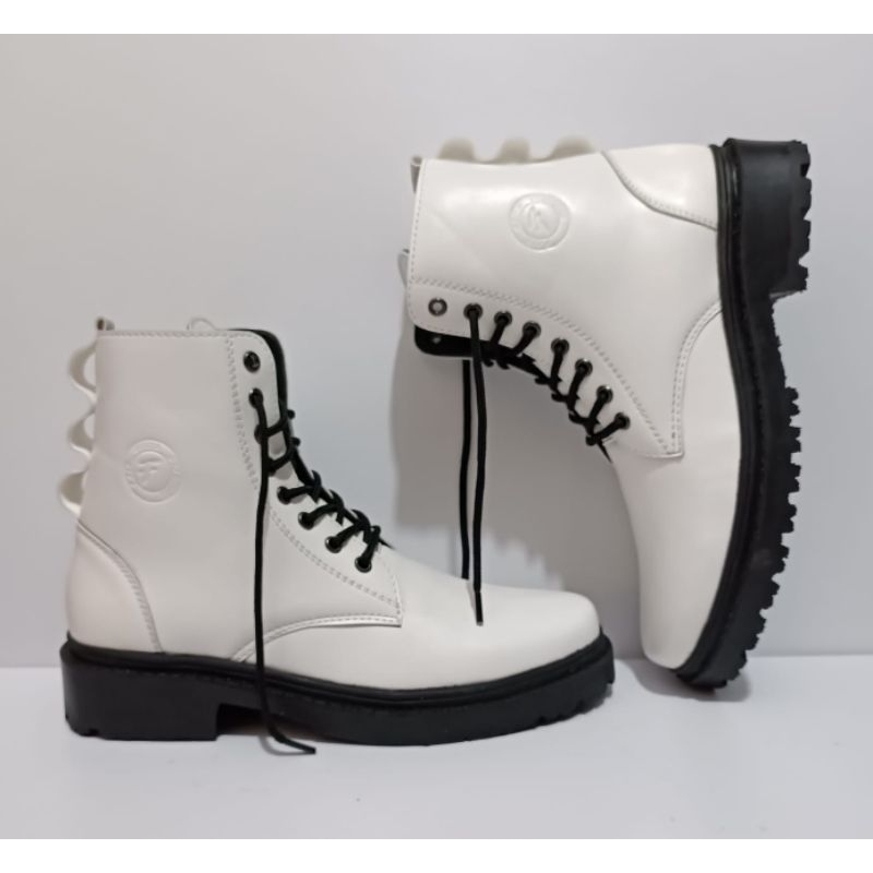 Sepatu Boots Unisex - R9 WHITE | Sepatu Boots Pria Wanita BTS Korea Fair Look Original Model Terbaru Traveling Gaya Trendy Kualitas Import