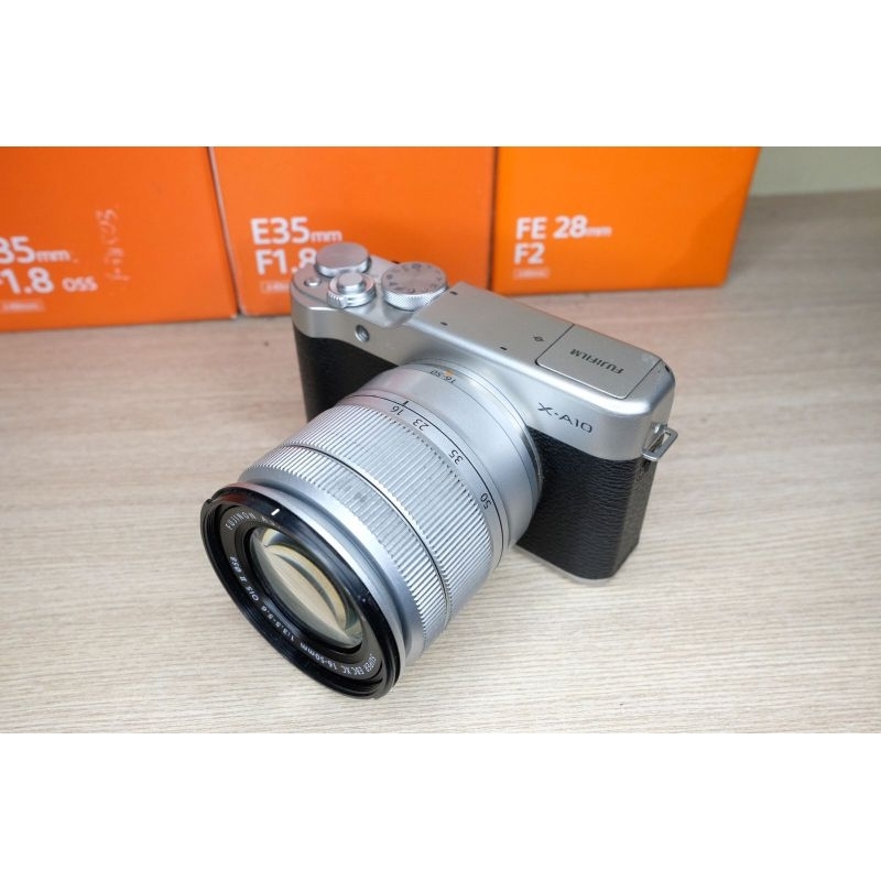 KAMERA MIRORLES FUJIFILM XA10 LENSA 15-45mm WIFI LAYAR FLIP - FUJIFILM XA 10 - KAMERA VLOG TERMURAH 