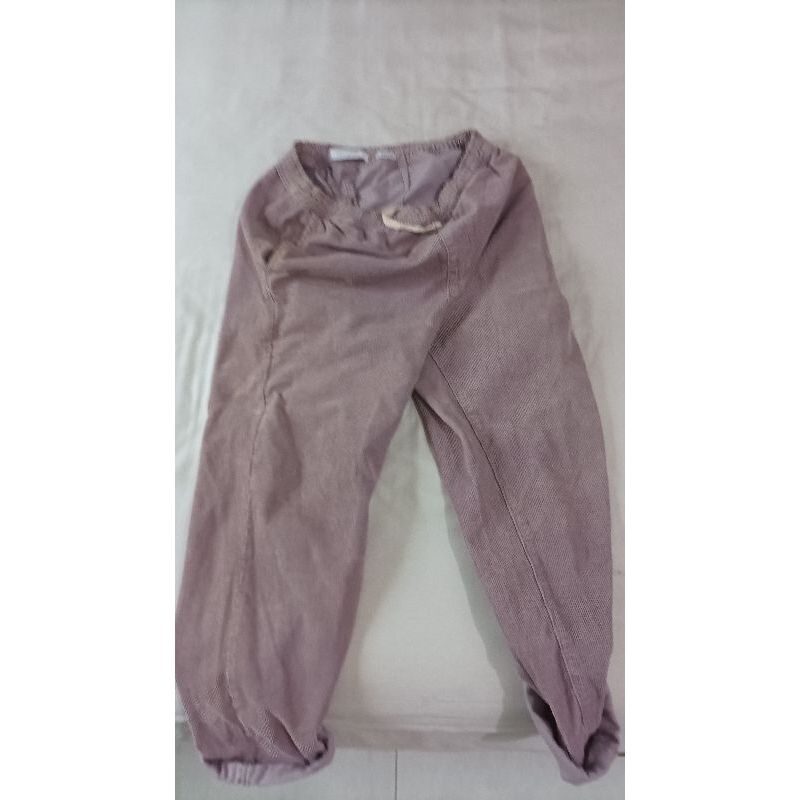 celana panjang corduroy urban Outfitters