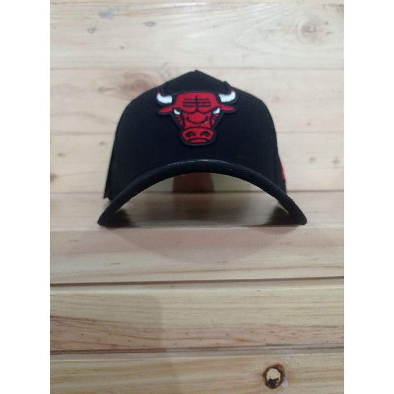 BULLS MERAH PUTIH Bahan hitam 9forty Aframe topi premium